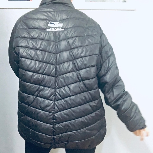 CUTTER & BUCK // CLIQUE • Seahawks Puffer Jacket L